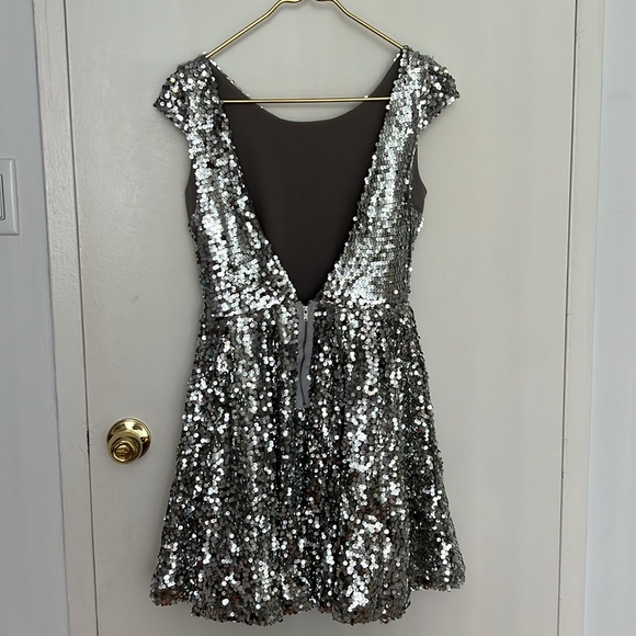 Topshop Sequin Dress - Picture 3 of 4